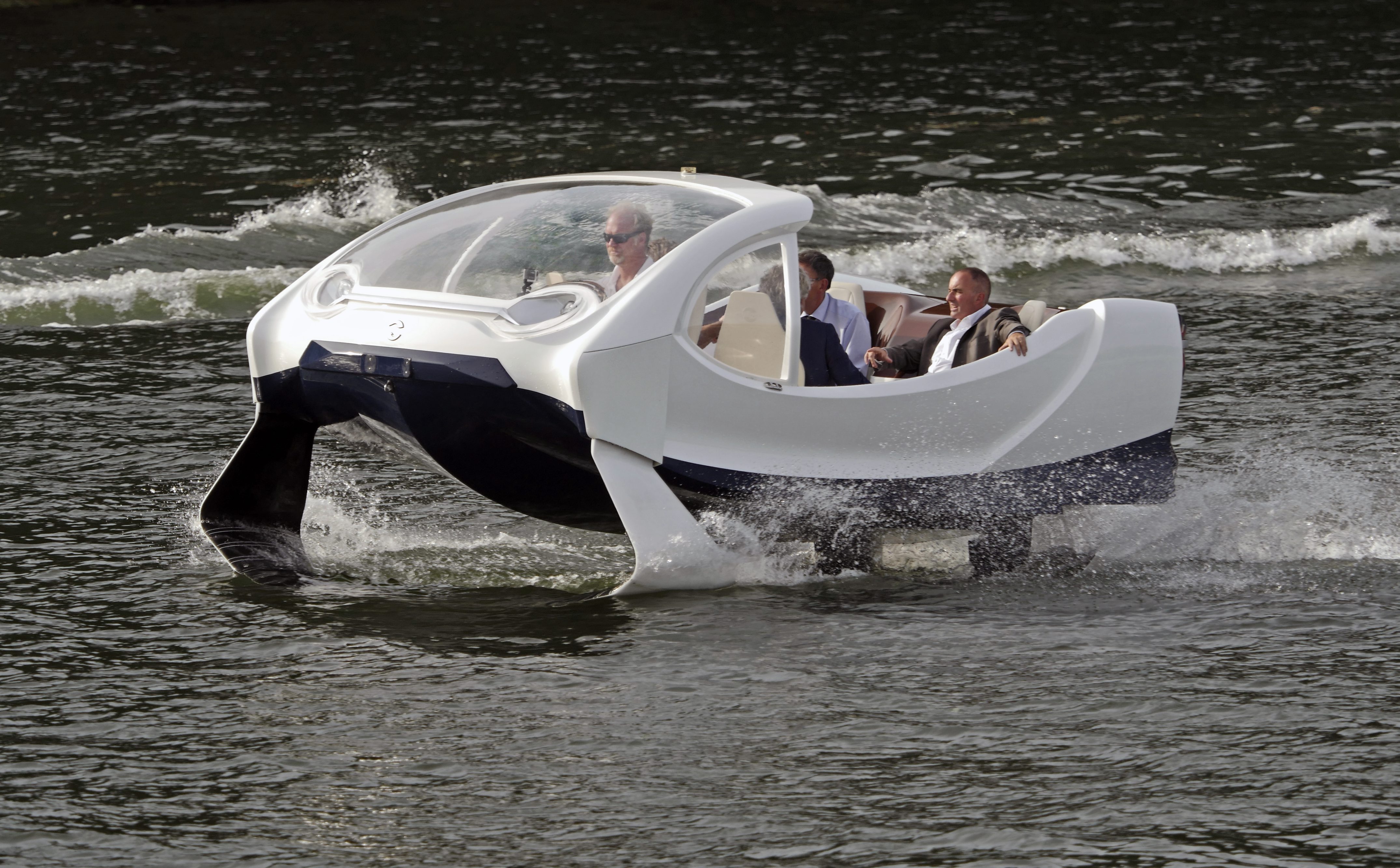 SeaBubbles hovering boat taxi quits Paris for Lake Geneva