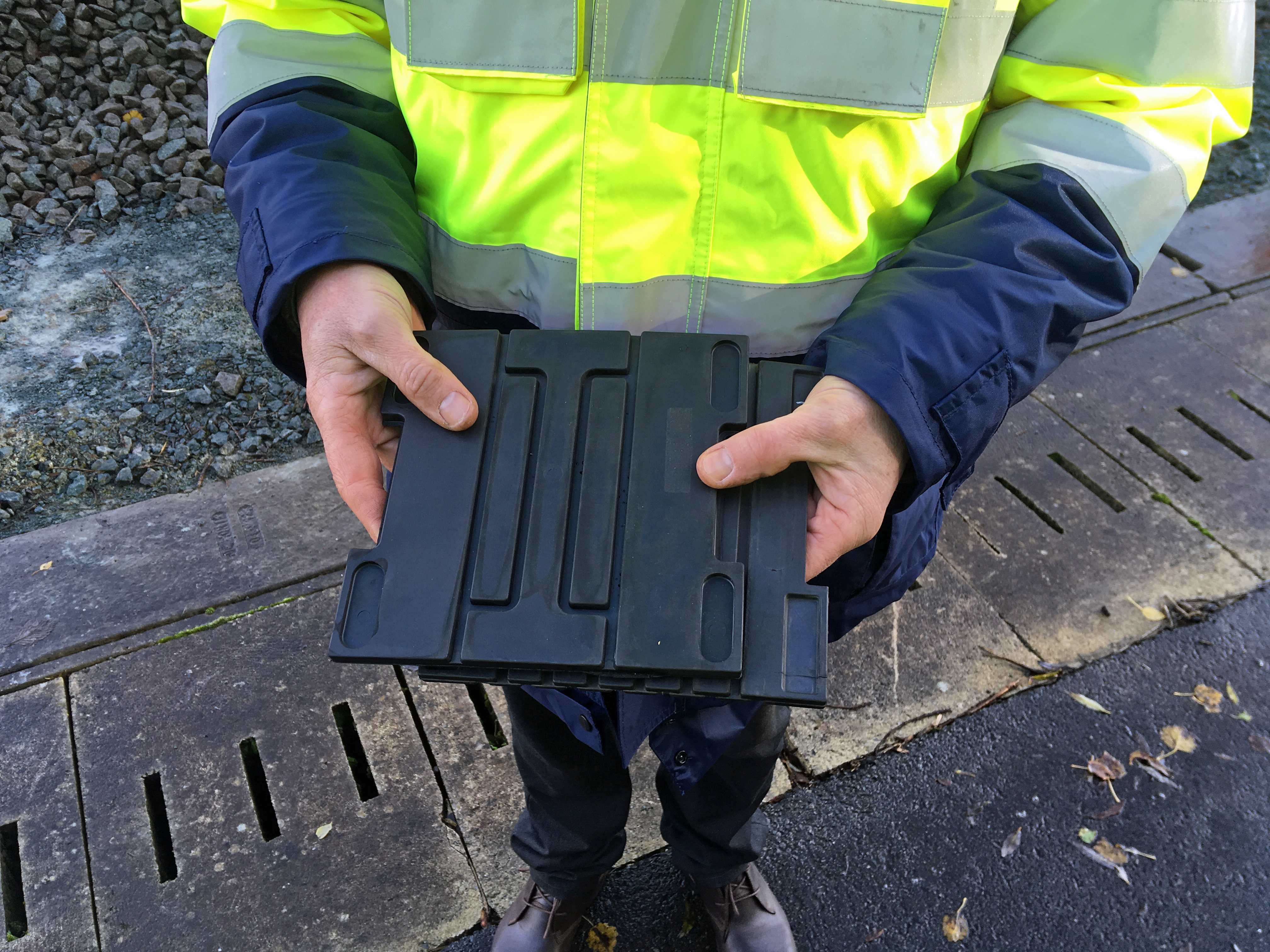 Rubber pads to reduce train noise by half