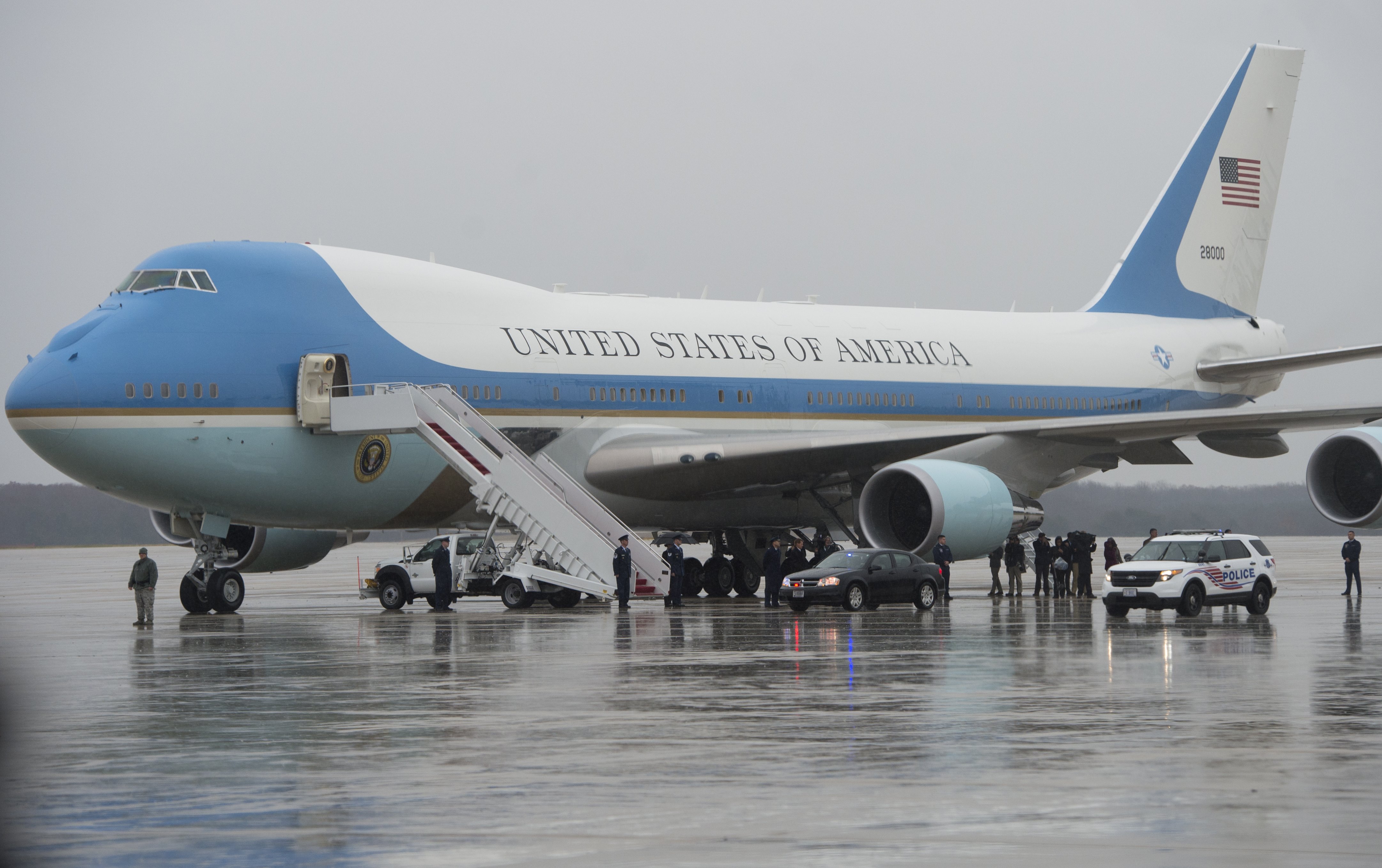 America waves last Boeing 747 of fleet goodbye