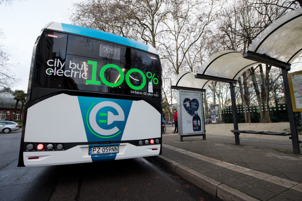 Brussels chooses electric articulated Solaris buses