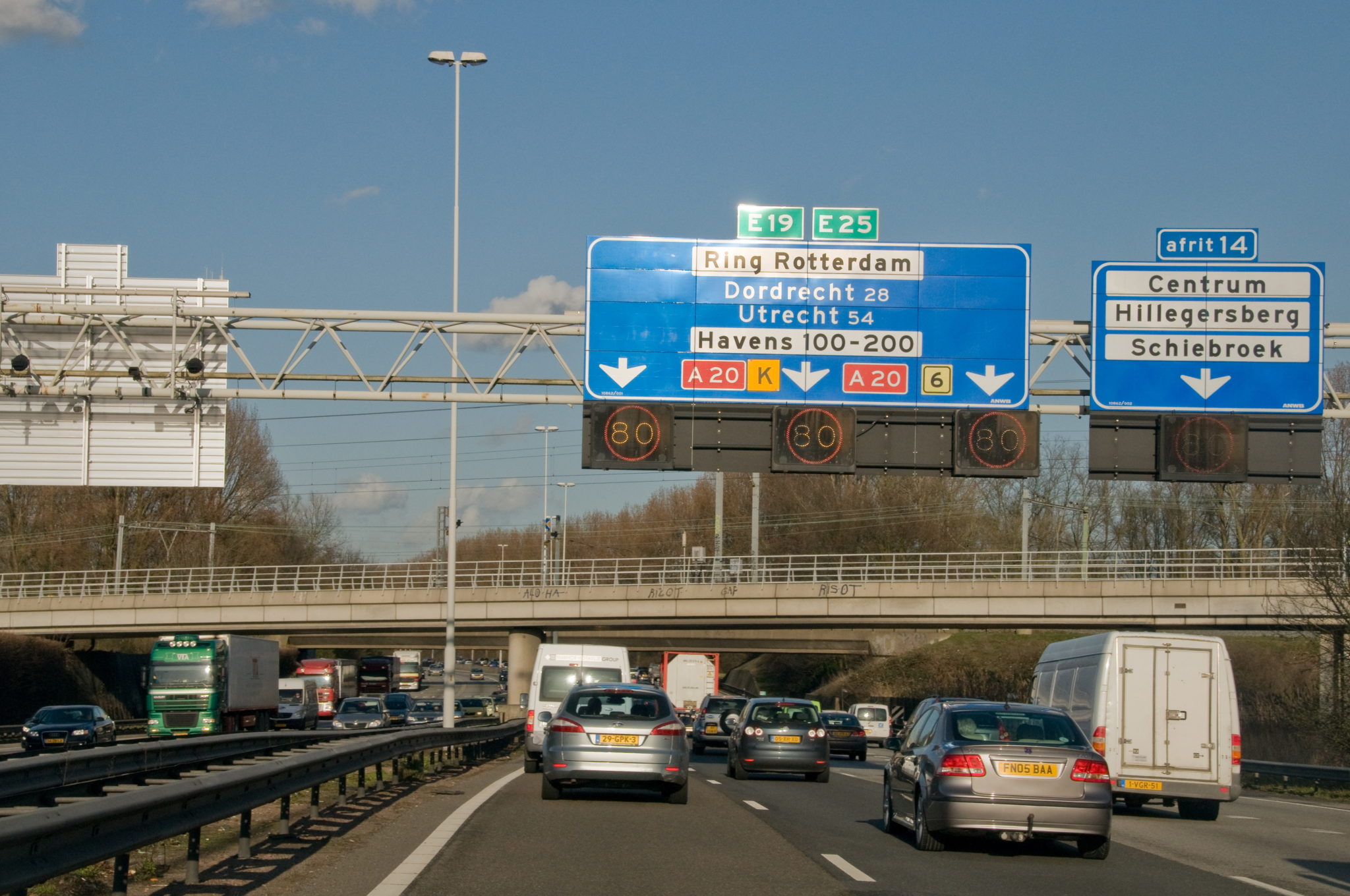Dutch use Flitsmeister app to bypass 100 kph speed limit