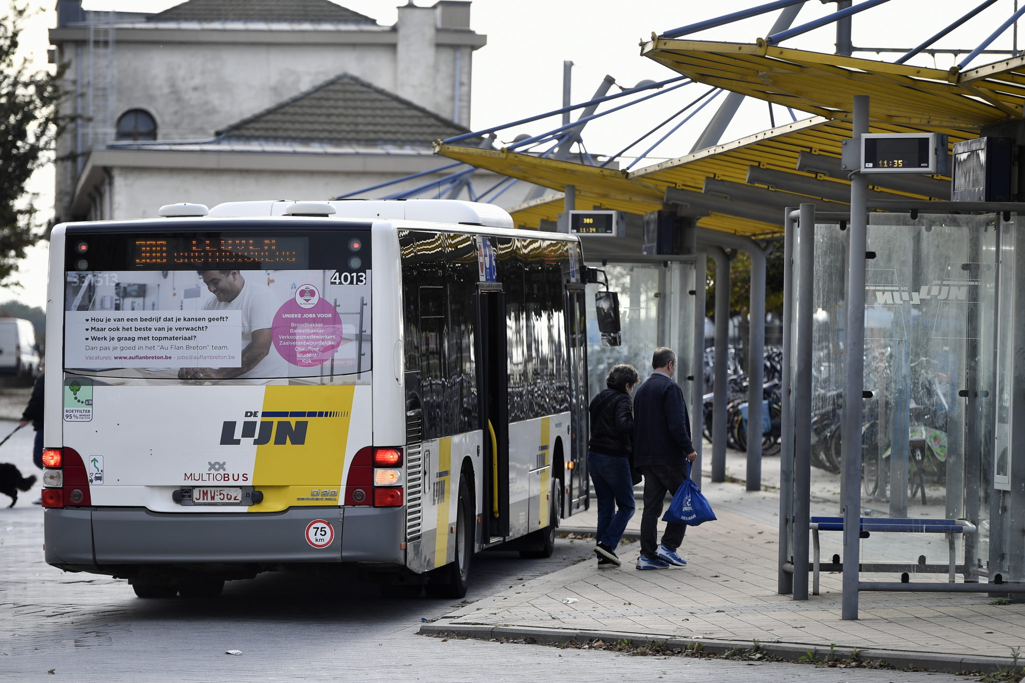 Belgians spend only 1% on public transport