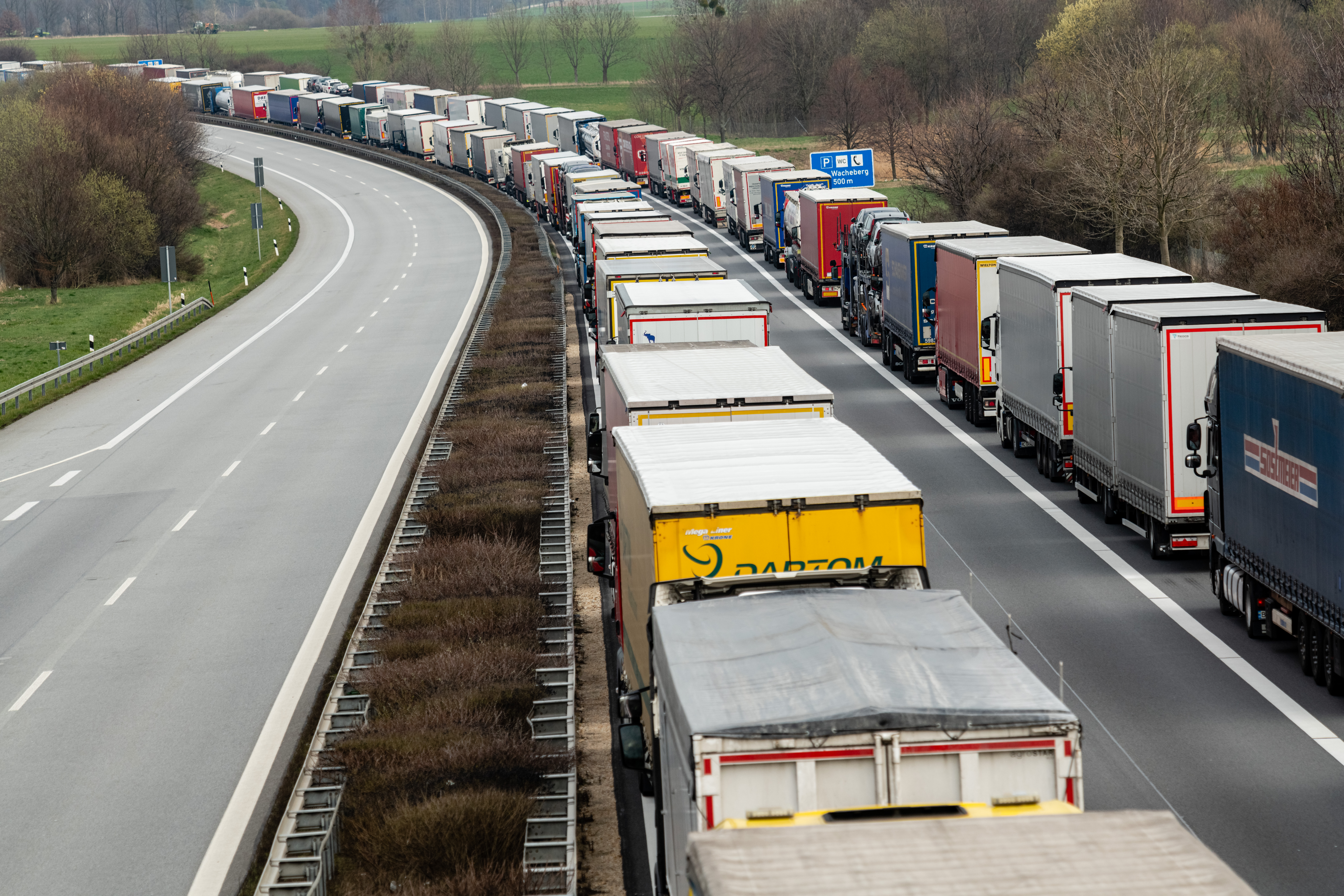 EU wants a maximum 15 minutes waiting time for trucks at borders