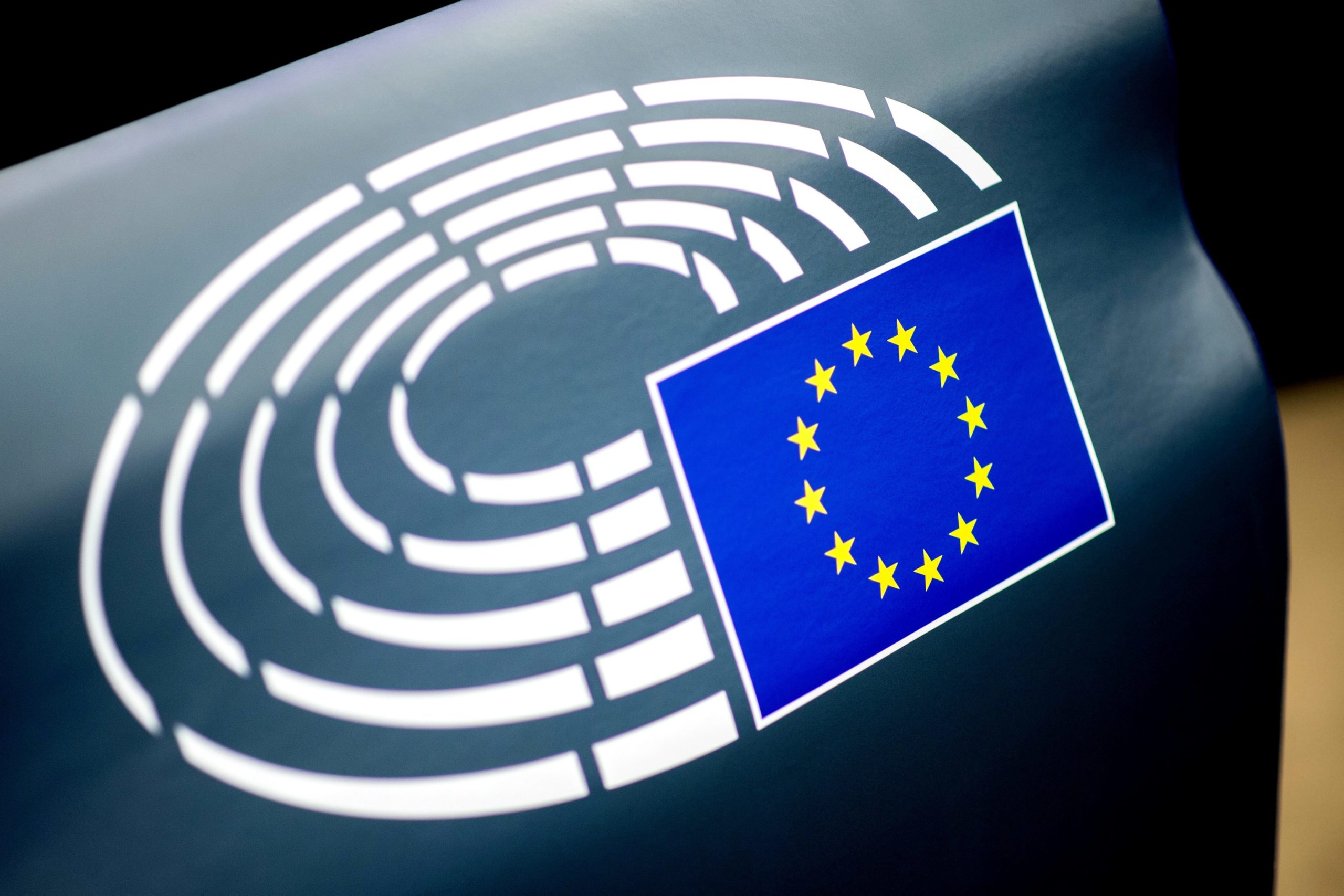 EU emission rules divide European car industry