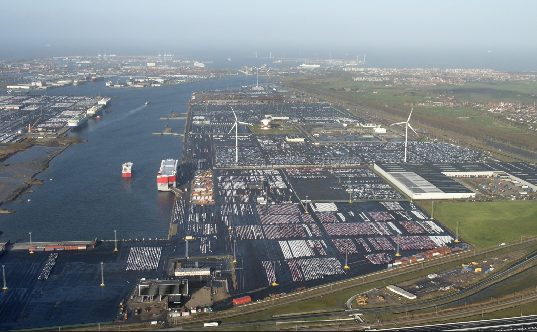 New cars ‘piling up’ in Port of Zeebrugge