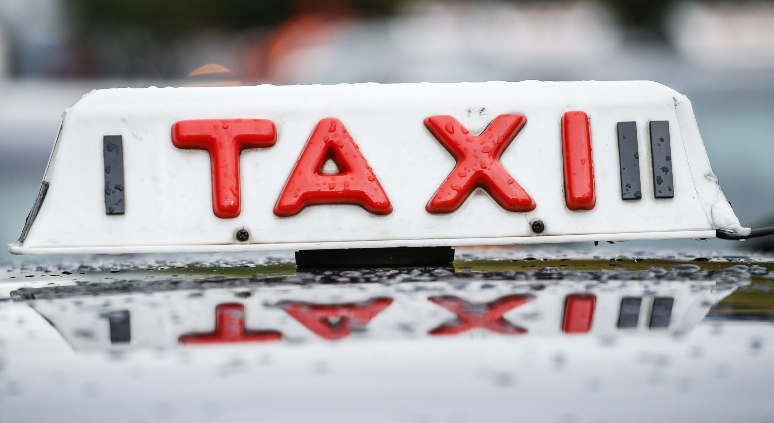 Antwerp deregulates taxi services, Uber now welcome