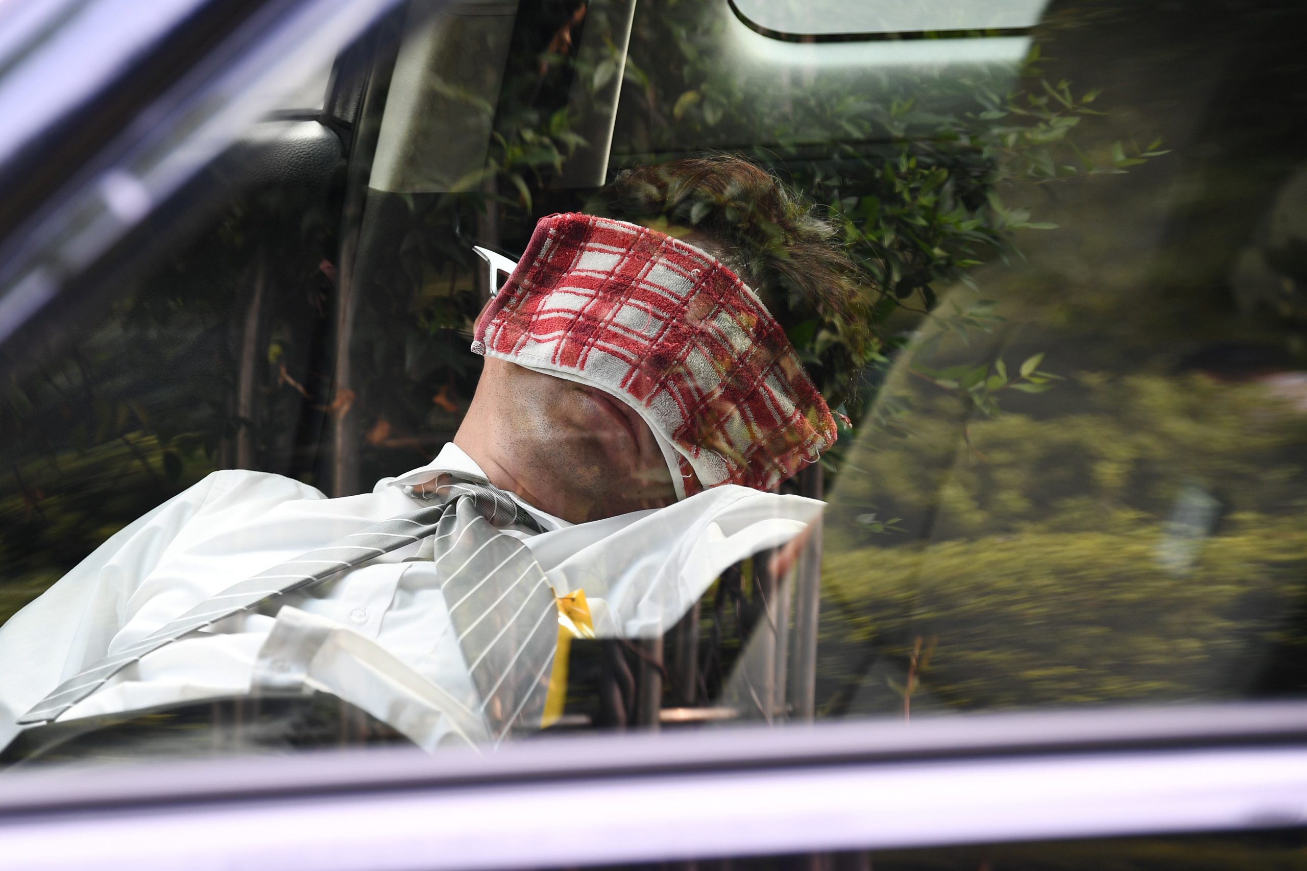 Road safety study: after-lunch nap saves lives