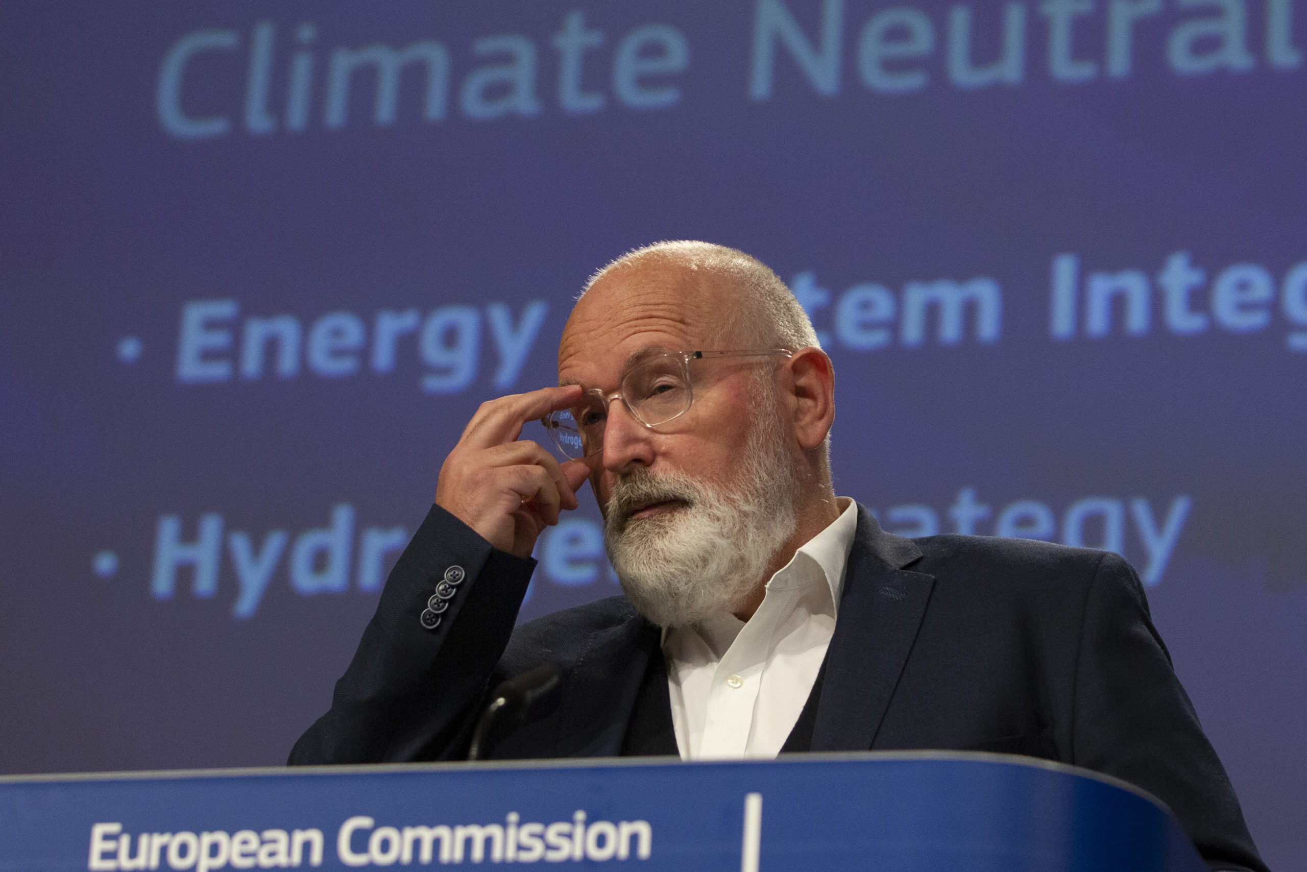 EU goes all out for hydrogen in industry and transport