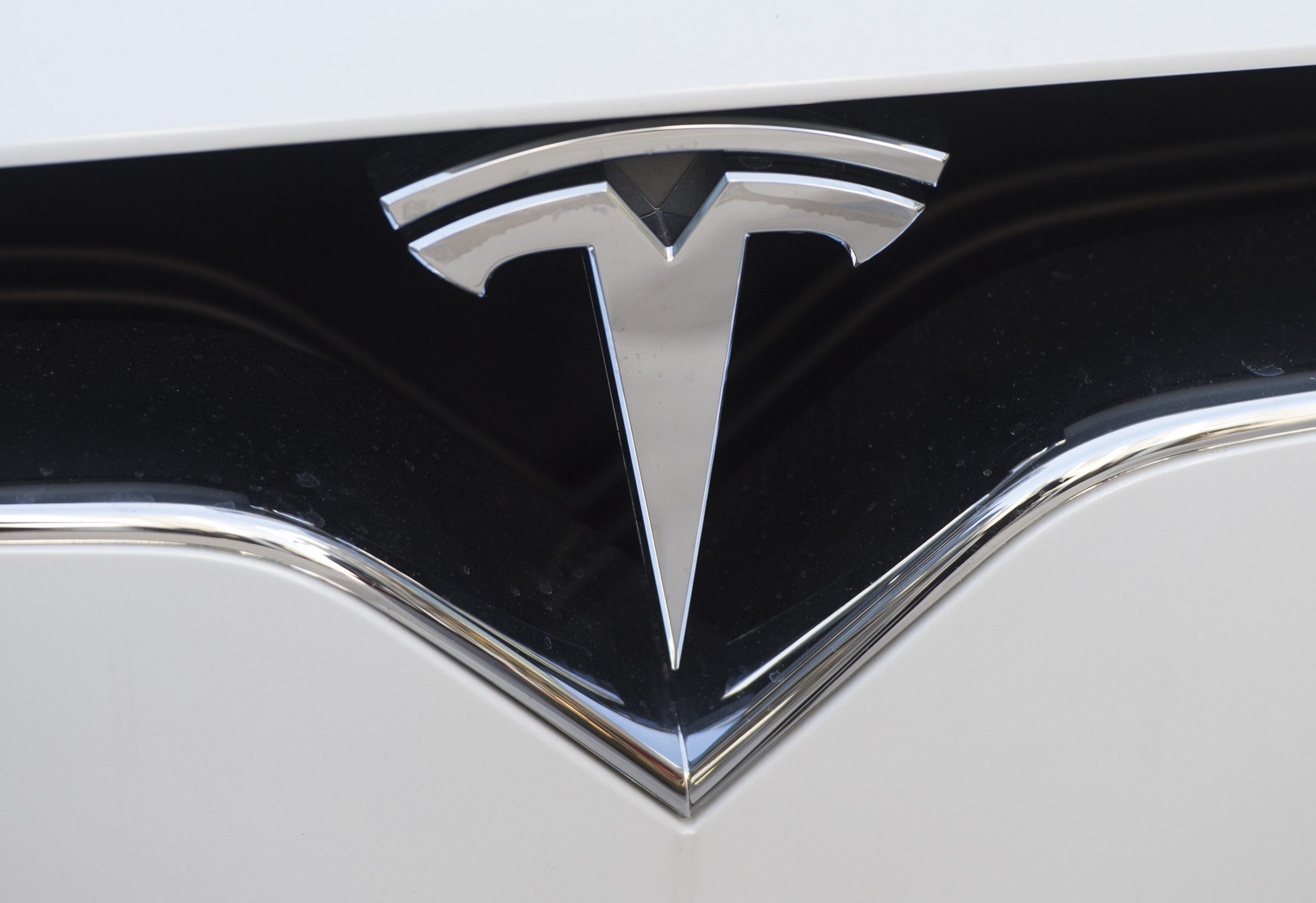 Tesla owes its profit figures to selling emission rights
