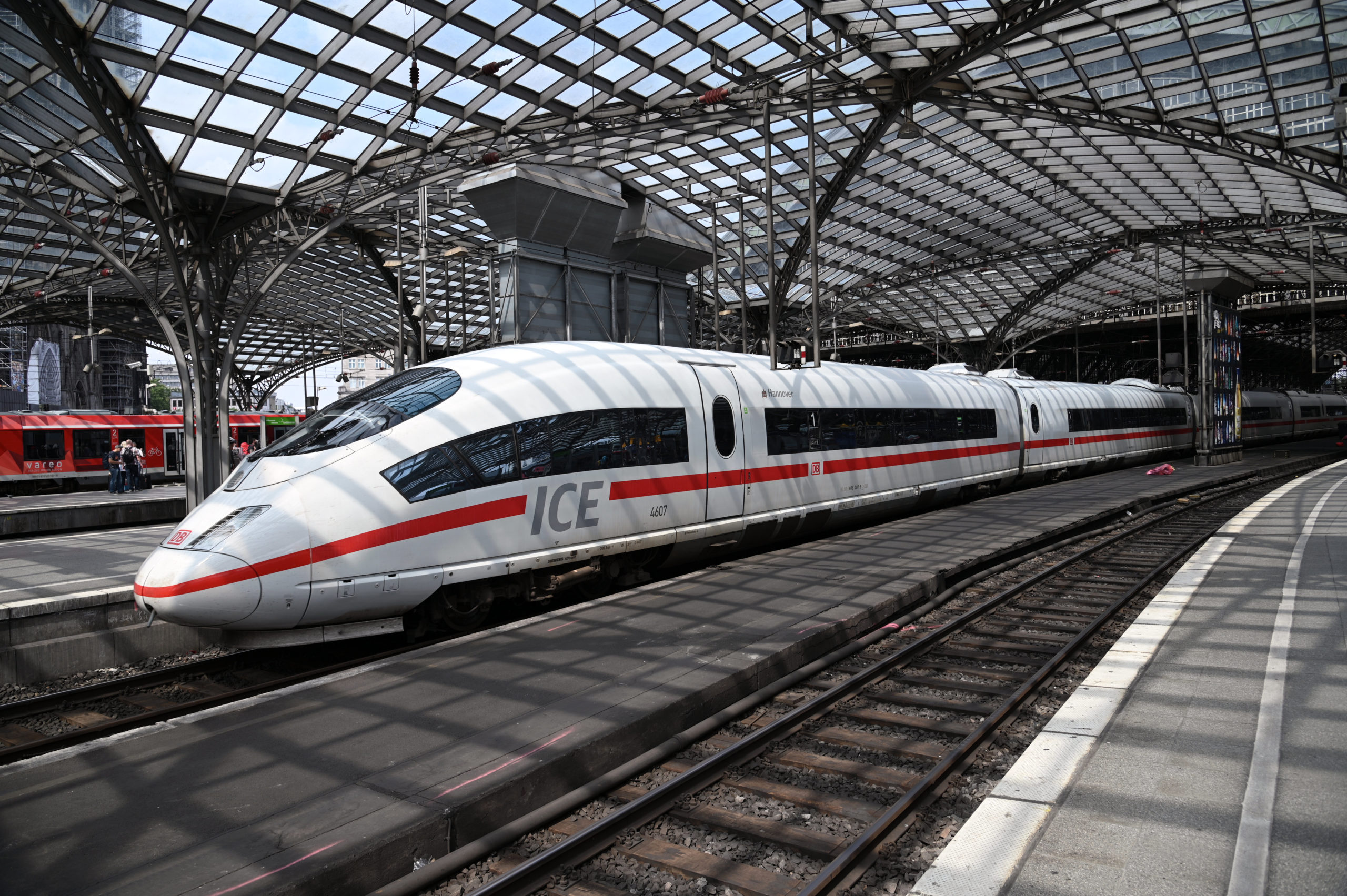 Deutsche Bahn invests €1 billion in high-speed trains