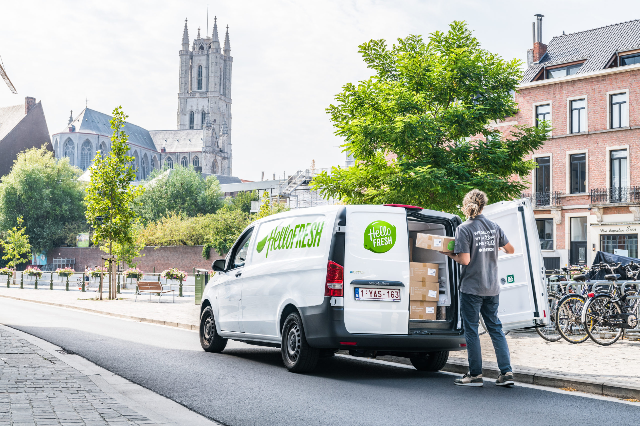 Electric Mercedes eVito for HelloFresh deliveries in Ghent
