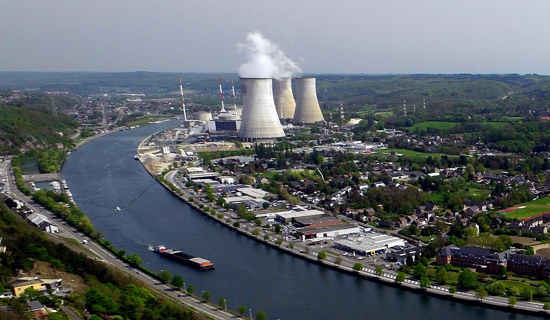 ‘Keeping nuclear power plants open saves €100 million a year’
