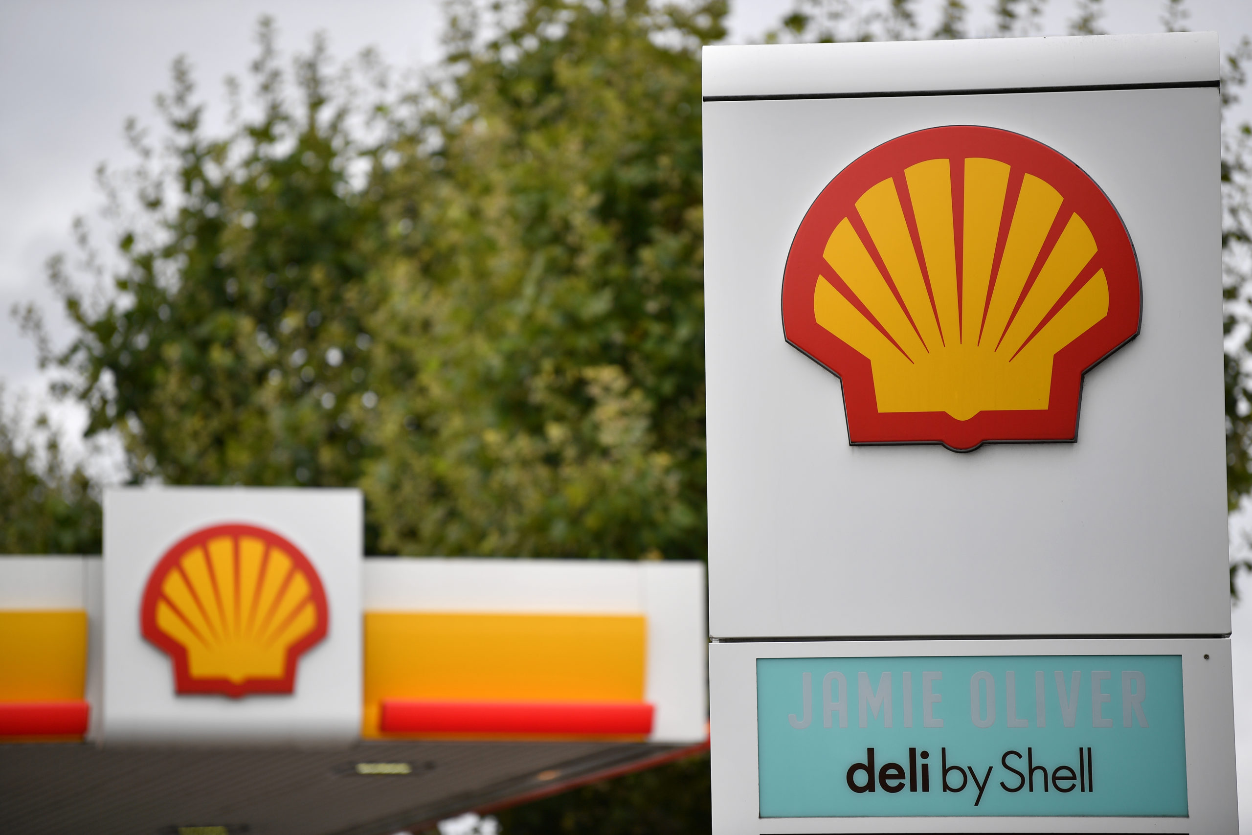 Shell to cut an extra 9 000 jobs