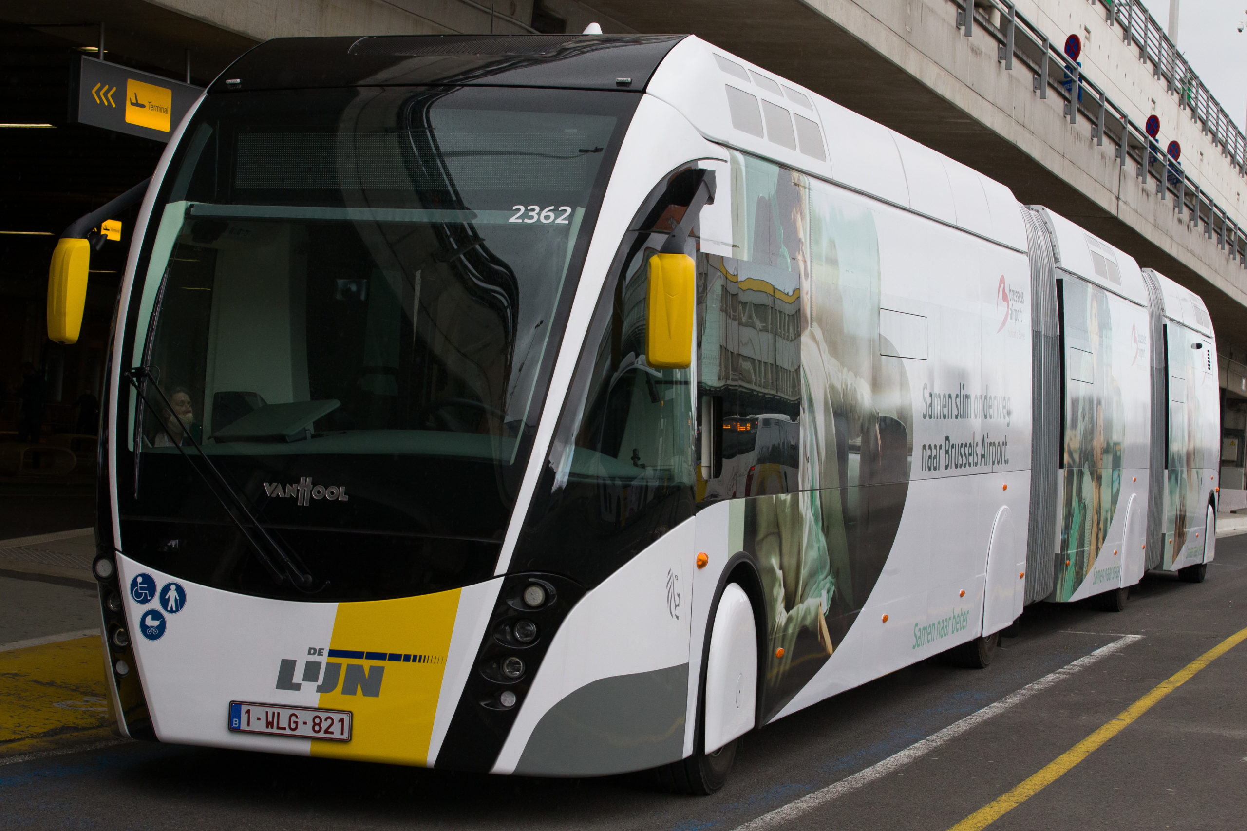 Flemish tram-bus already transported 100 000 passengers