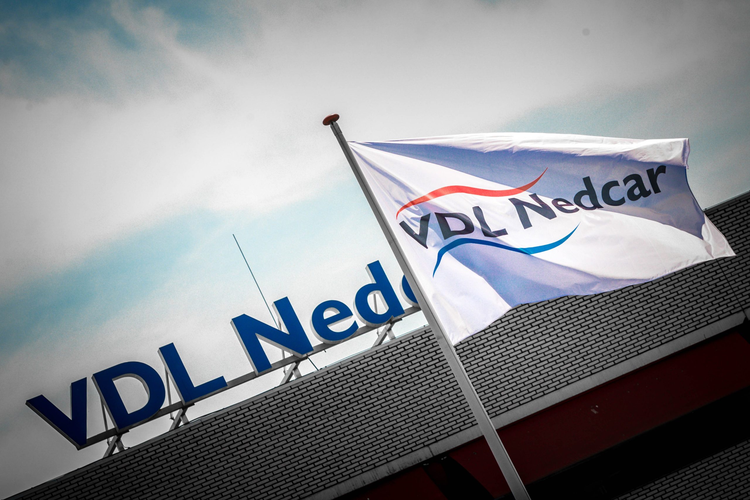 Carmaker VDL Nedcar to cut 750 jobs in Born