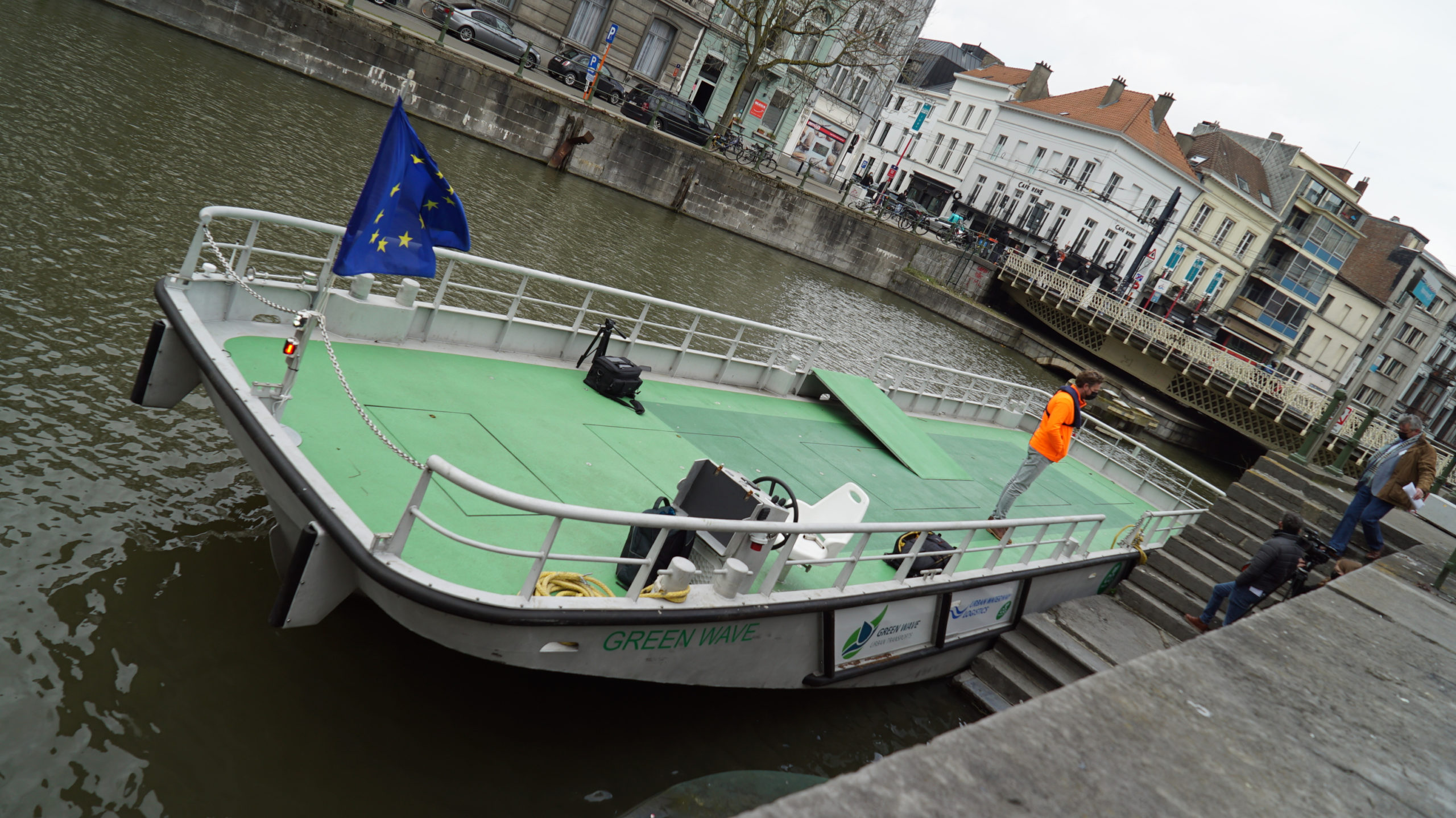 Ghent tests electric building material delivery raft