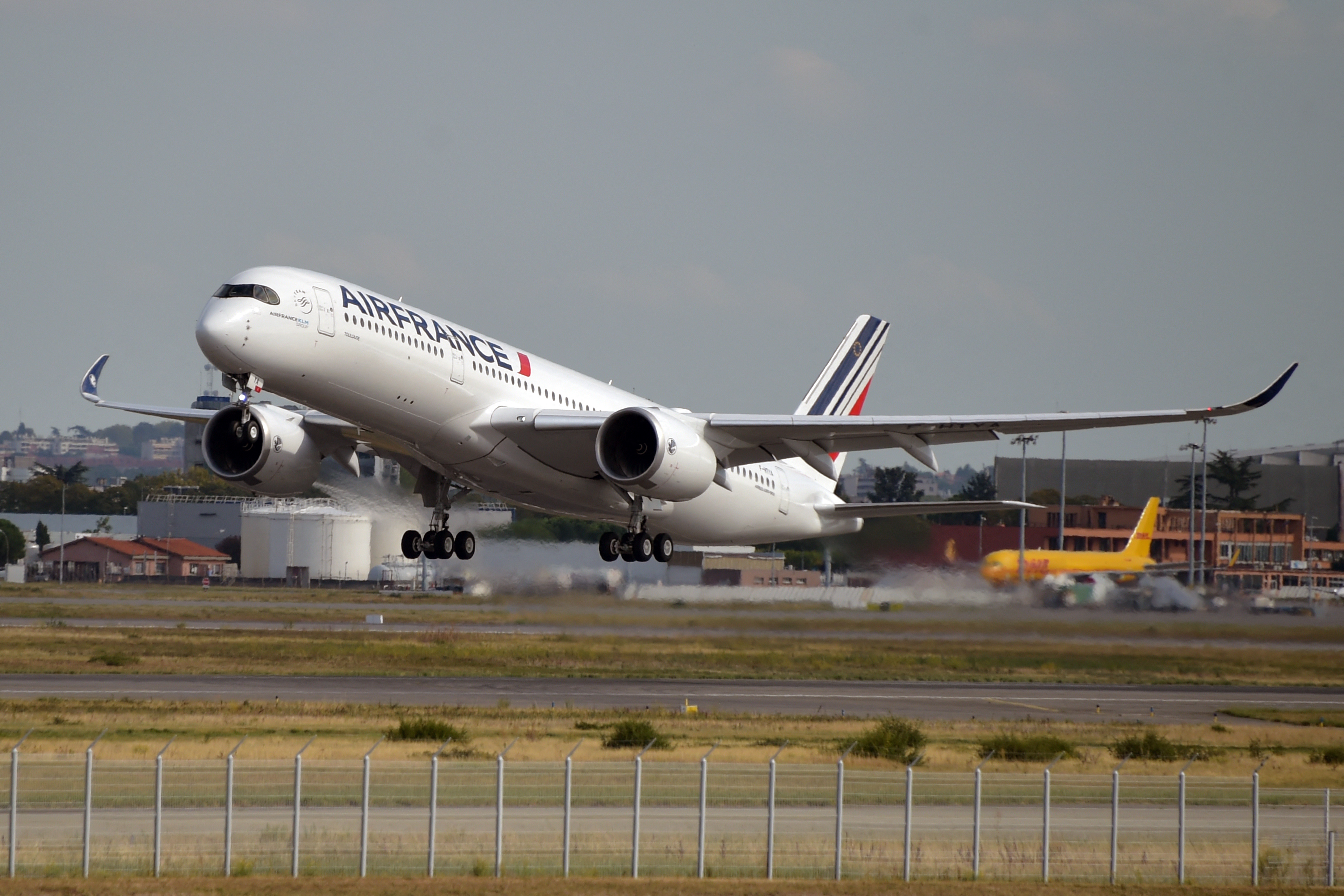 France: €4 billion and a 29,9% stake to save Air France-KLM