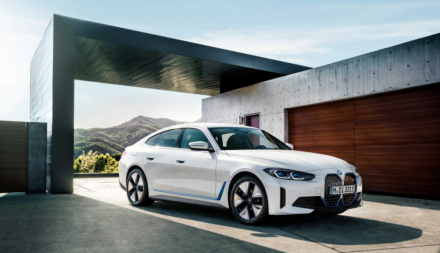 BMW i4 launched in 2 versions