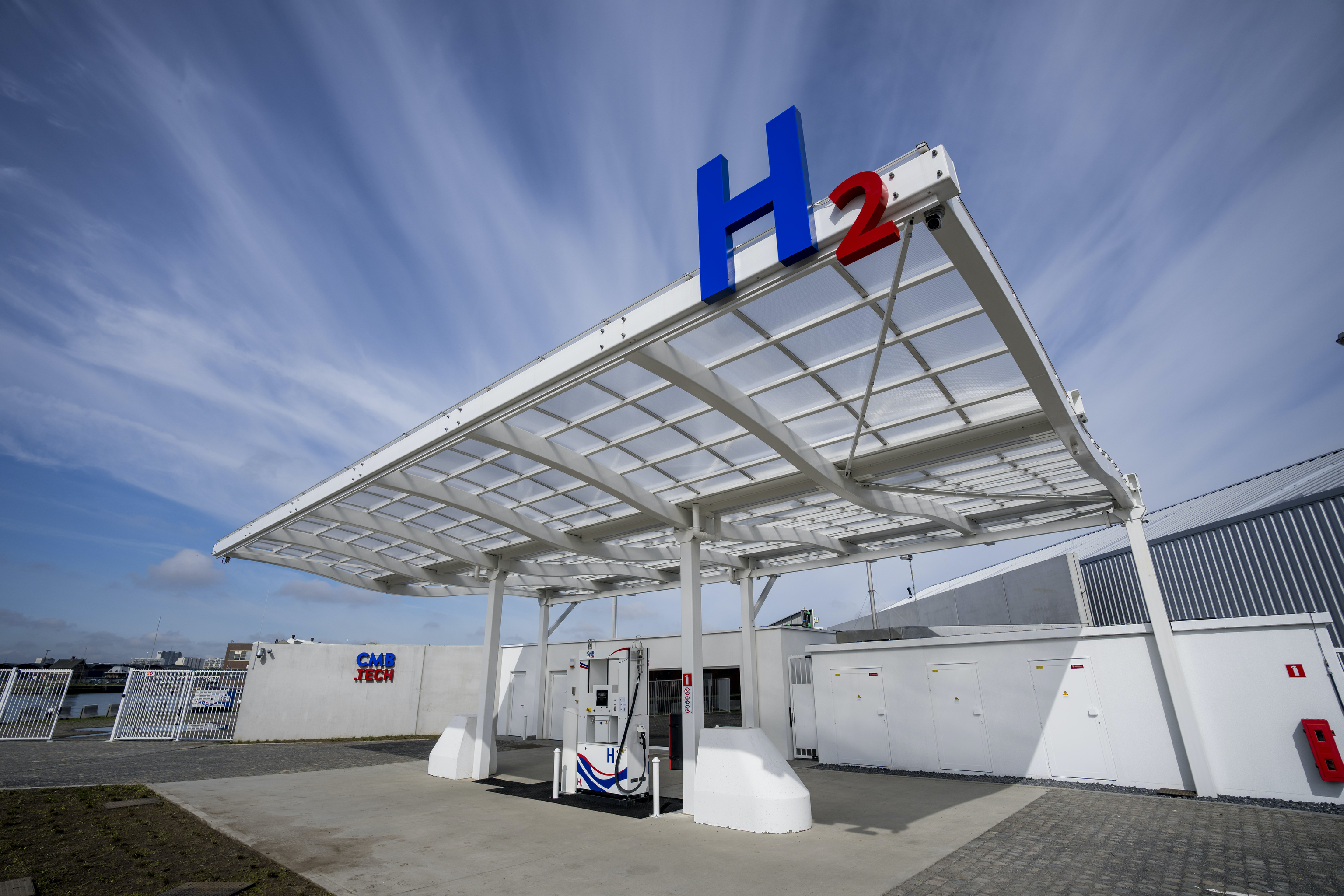 First multimodal hydrogen filling station opens in Antwerp