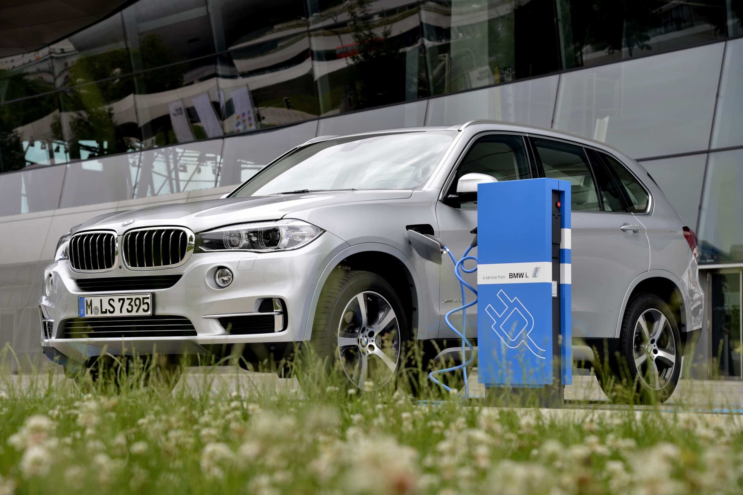 BMW rewards consequent PHEV driving