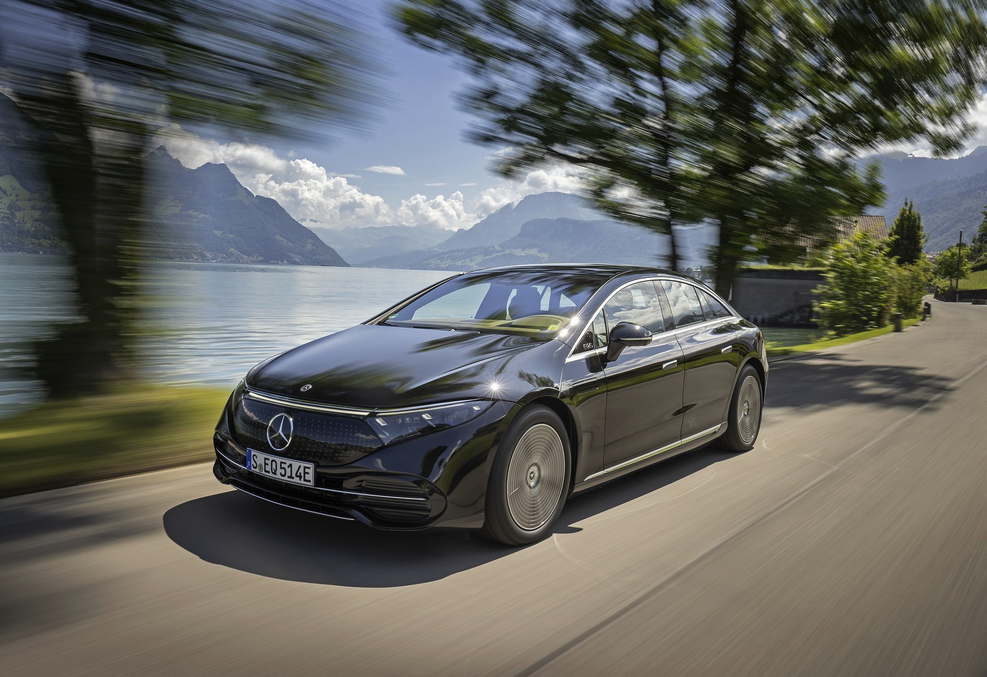 Daimler starts sales of electric flagship Mercedes EQS
