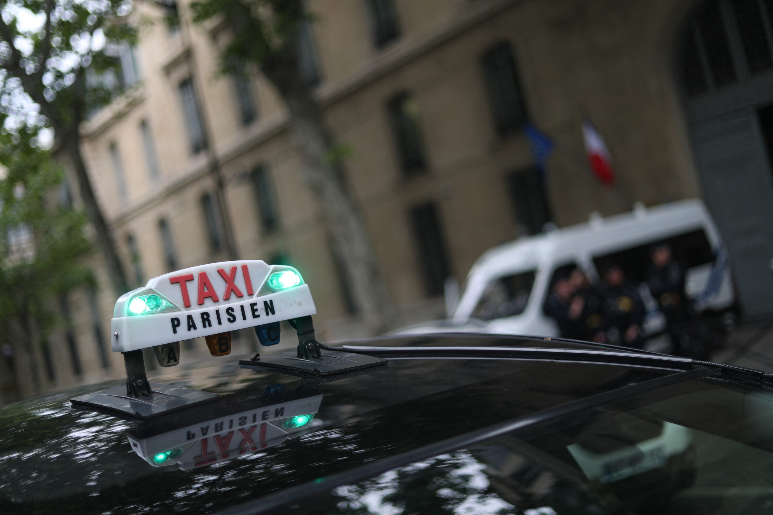 Parisian taxi company withdraws 37 Tesla Model 3s after deadly accident
