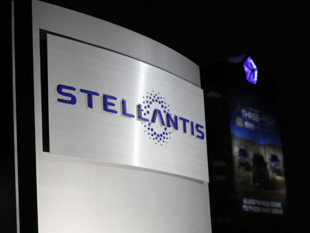 Shareholders contest Stellantis topmanagers’ salaries