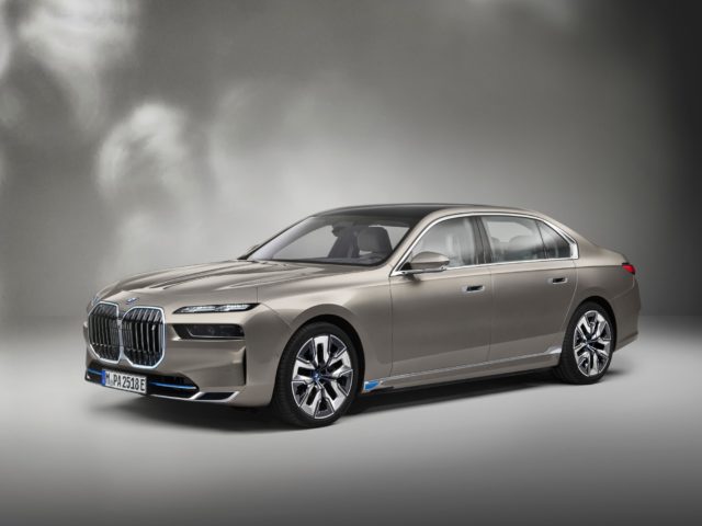 New generation BMW 7 features fully electric i7 as top of the range