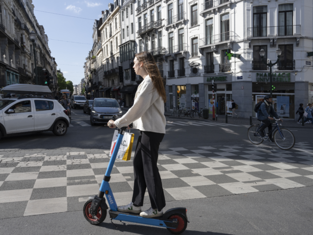 Brussels limits e-scooters to 8 km/h in pedestrian zones