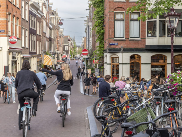 ‘Cycling like the Dutch would reduce 700 tons of CO2 worldwide’