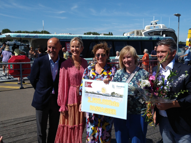 Antwerp Waterbus welcomes 2,5 millionth passenger