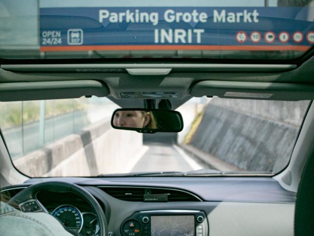 Sint-Niklaas organizes ‘underground parking’ driving lessons