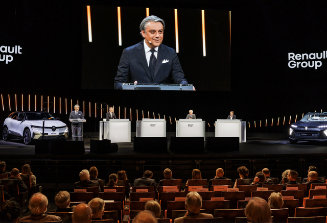 Renault proposes its French employees €1.000 premium