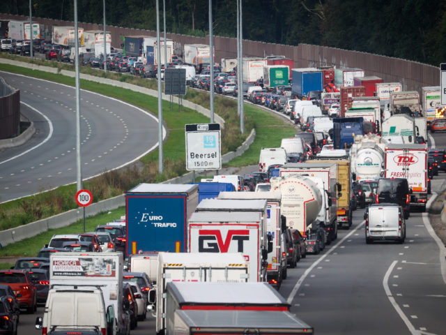 Traffic and wood burning increase air pollution in Flanders
