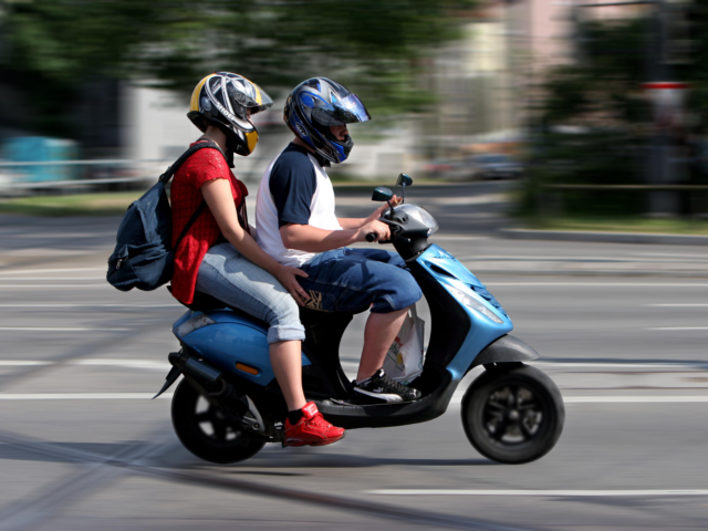 LEZ in Brussels will also apply to mopeds from 2025