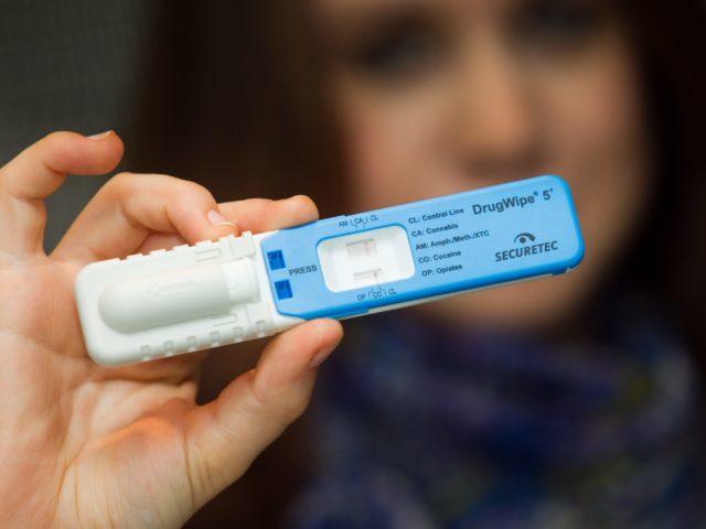 Flanders to distribute 10.000 saliva tests to fight drugs in traffic