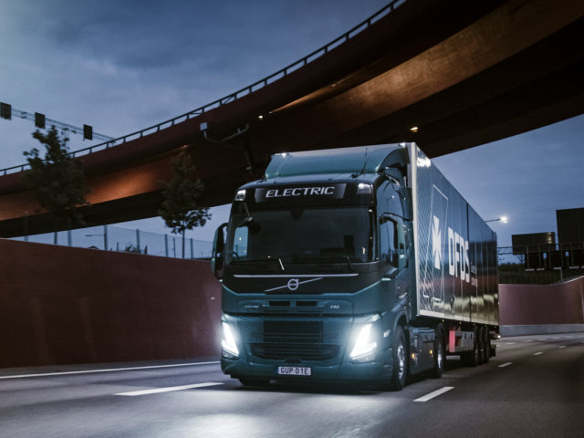 Business coalition calls for 2035 deadline for zero-emissions trucks in EU