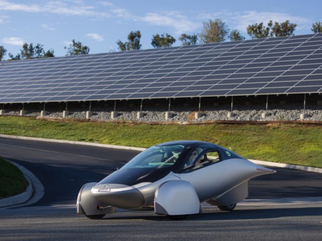 Extremely efficient Aptera solar car promises 1.000-mile range