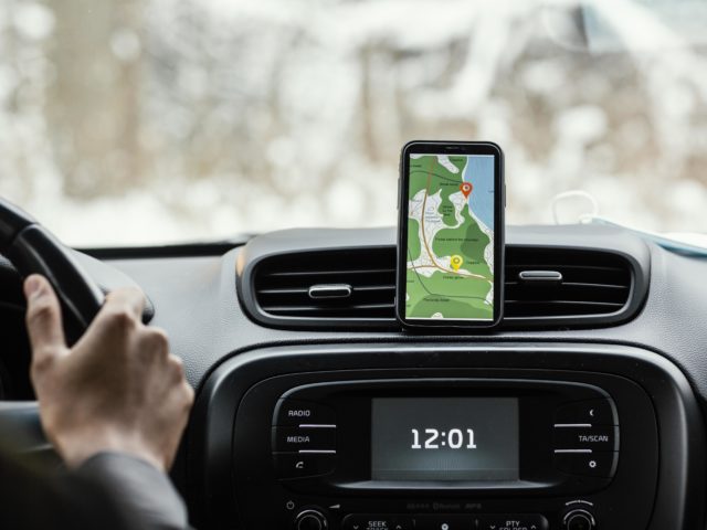 VSV: ‘smartphone in car holder is no safe option’
