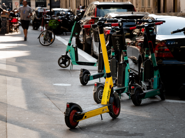 Parisians to vote over banning e-scooters