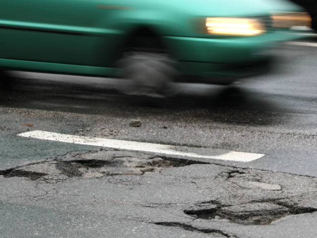 Brussels pays car owners €270.000 compensation for bad road surface