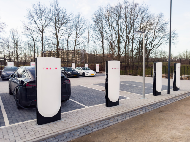 World’s first Tesla Supercharger V4 launched in the Netherlands