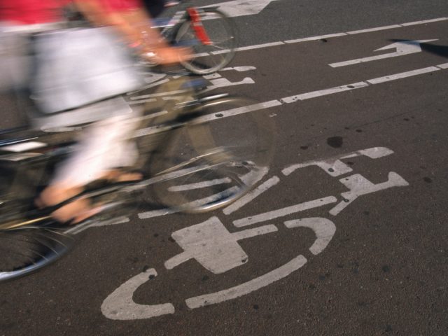 Amsterdam considers 20 kph maximum speed for e-bikes