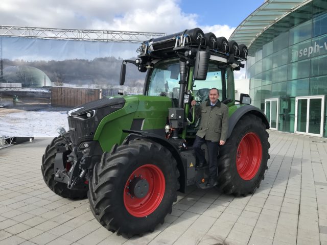 Fendt starts testing its first fuel cell hydrogen tractor
