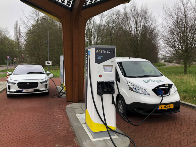 EU lays foundation for charging infrastructure every 60 km