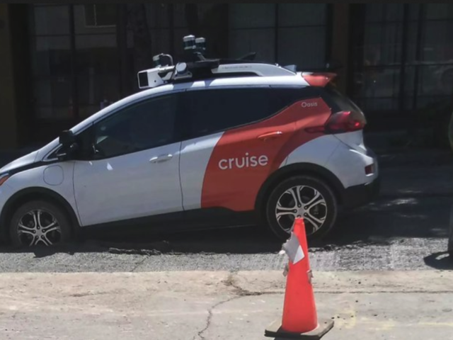 Cruise agrees to reduce fleet of robotaxis after series of bizarre incidents