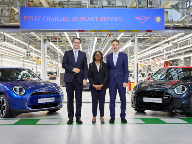 BMW keeps the electric Mini in its birthplace Oxford